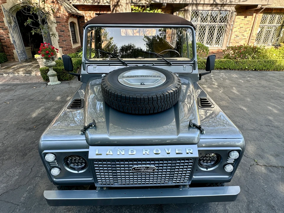 1986 Land Rover Defender 110 - Image 17 of 31