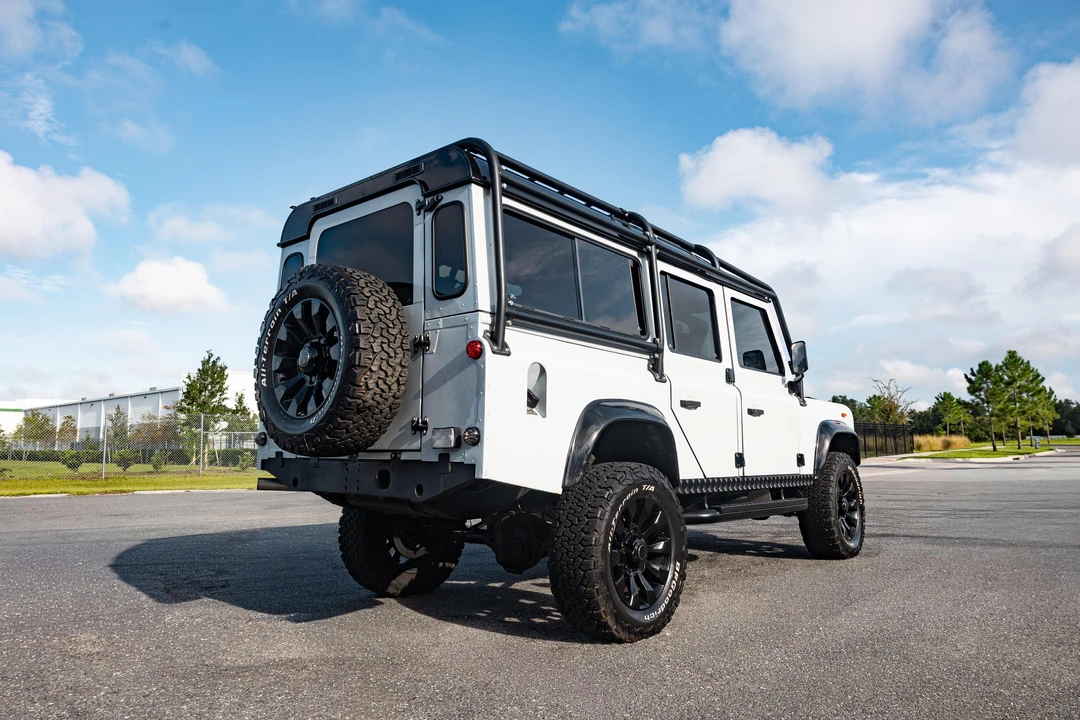 1986 Land Rover Defender 110 - Image 7 of 31