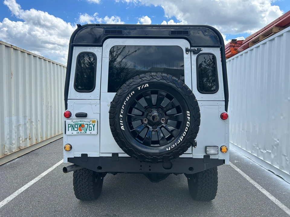 1986 Land Rover Defender 110 - Image 17 of 31