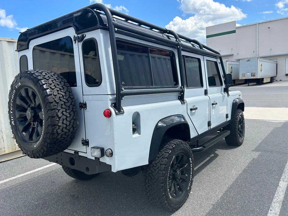 1986 Land Rover Defender 110 - Image 19 of 31