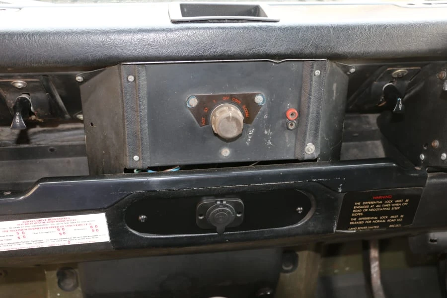 1986 Land Rover Defender 110 - Image 7 of 12