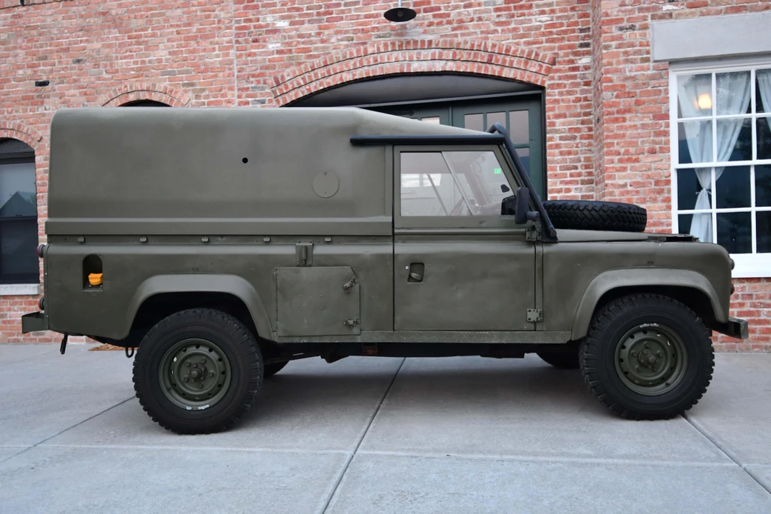 1986 Land Rover Defender 110 - Image 3 of 31