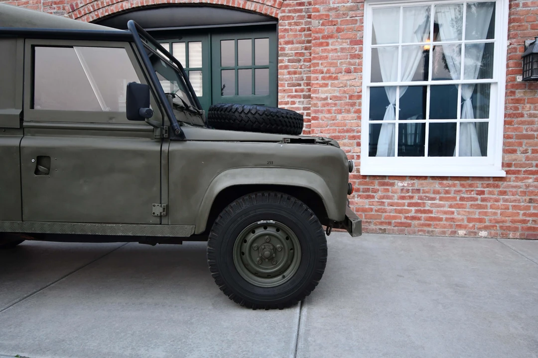 1986 Land Rover Defender 110 - Image 24 of 31