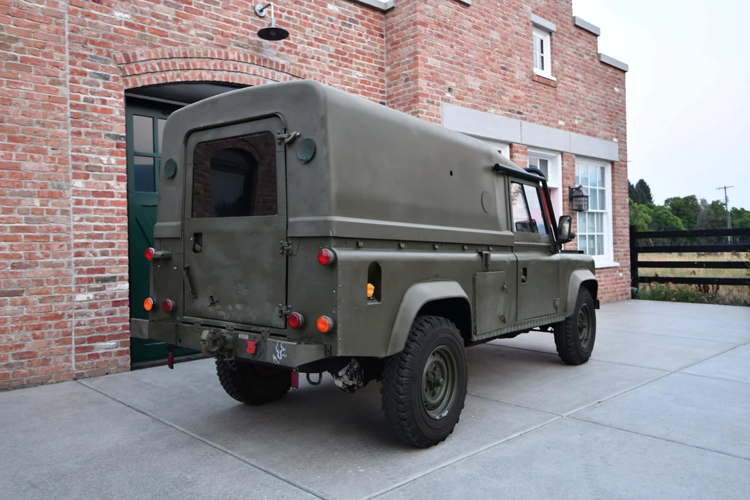 1986 Land Rover Defender 110 - Image 11 of 31