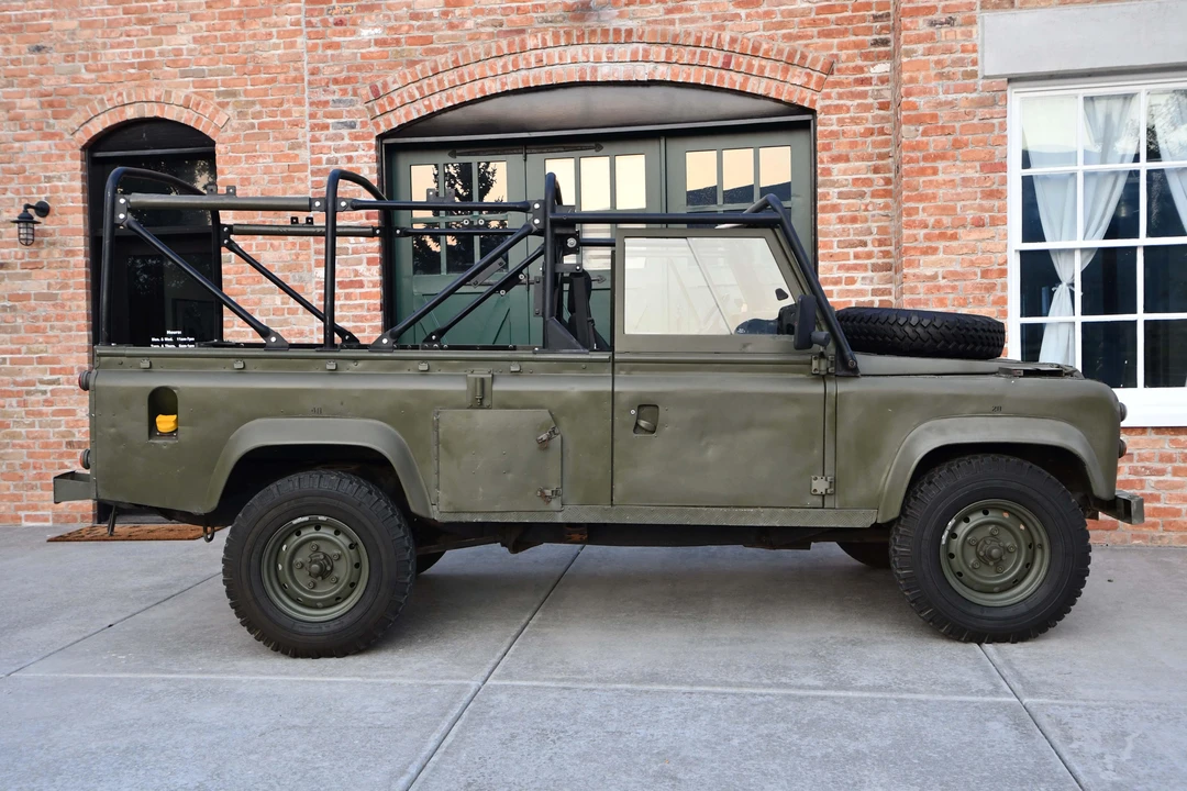 1986 Land Rover Defender 110 - Image 17 of 31
