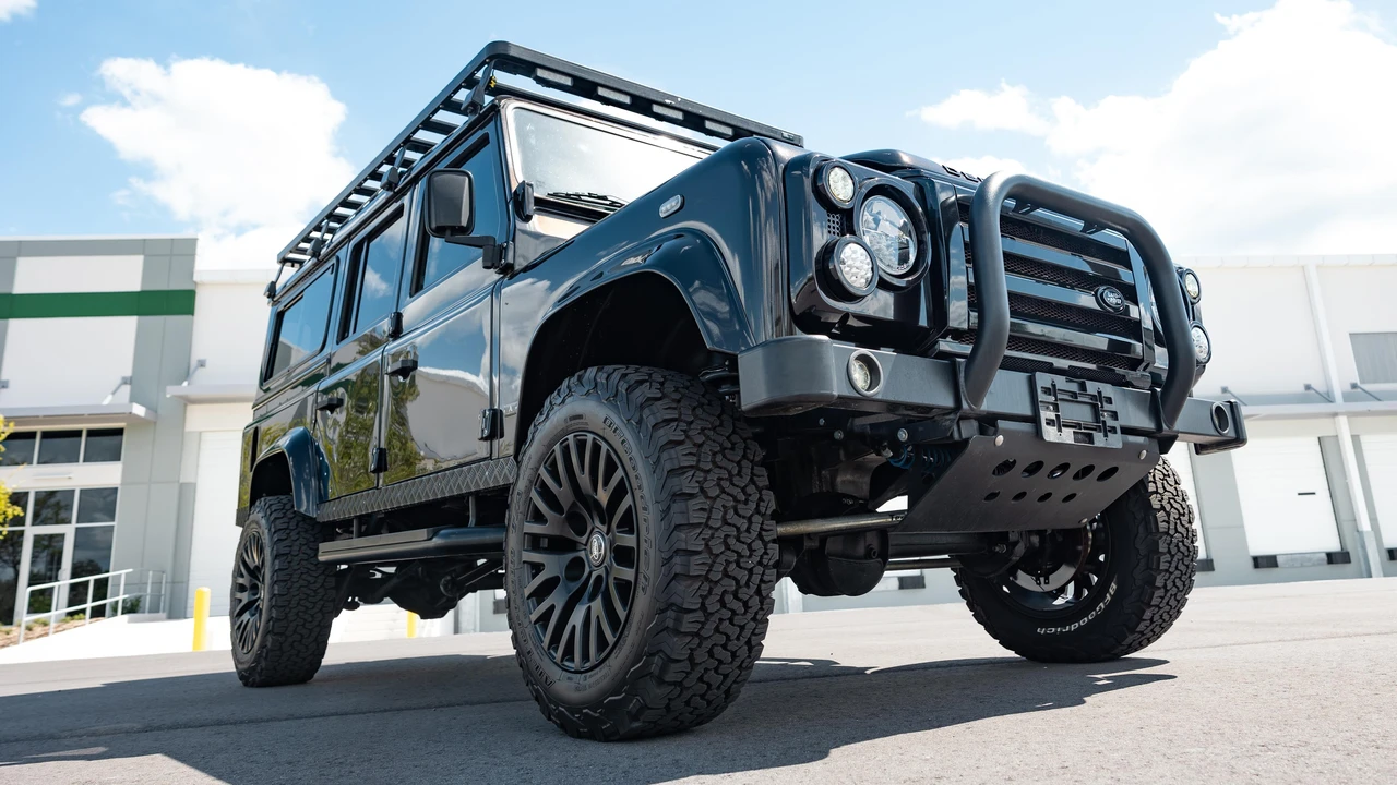 1986 Land Rover Defender 110 - Image 9 of 31