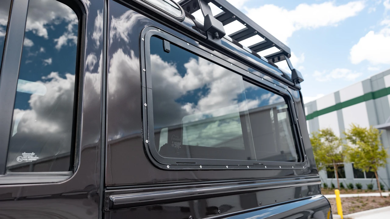 1986 Land Rover Defender 110 - Image 14 of 31