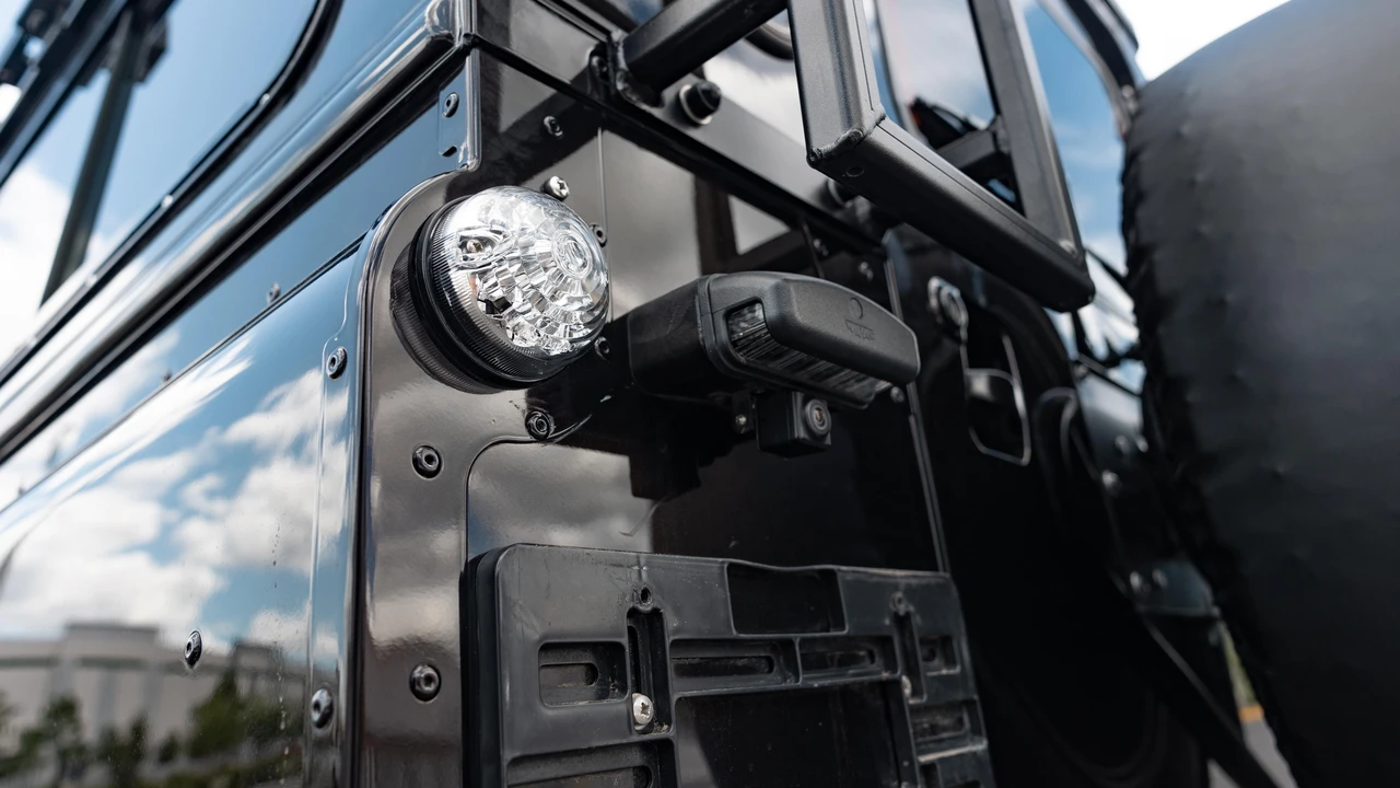 1986 Land Rover Defender 110 - Image 16 of 31