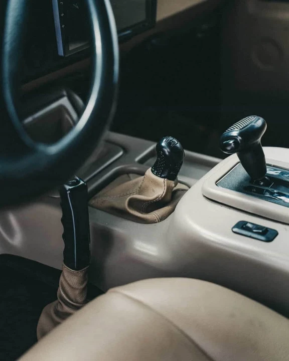 1986 Land Rover Defender 110 - Image 7 of 10
