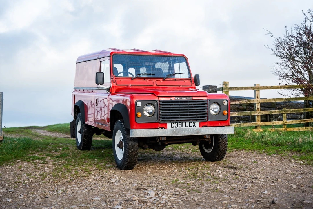 1986 Land Rover Defender 110 - Image 2 of 30