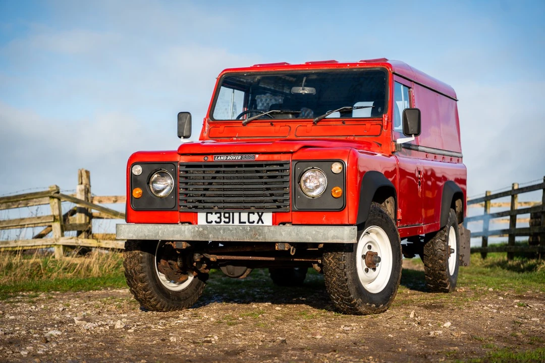 1986 Land Rover Defender 110 - Image 6 of 30