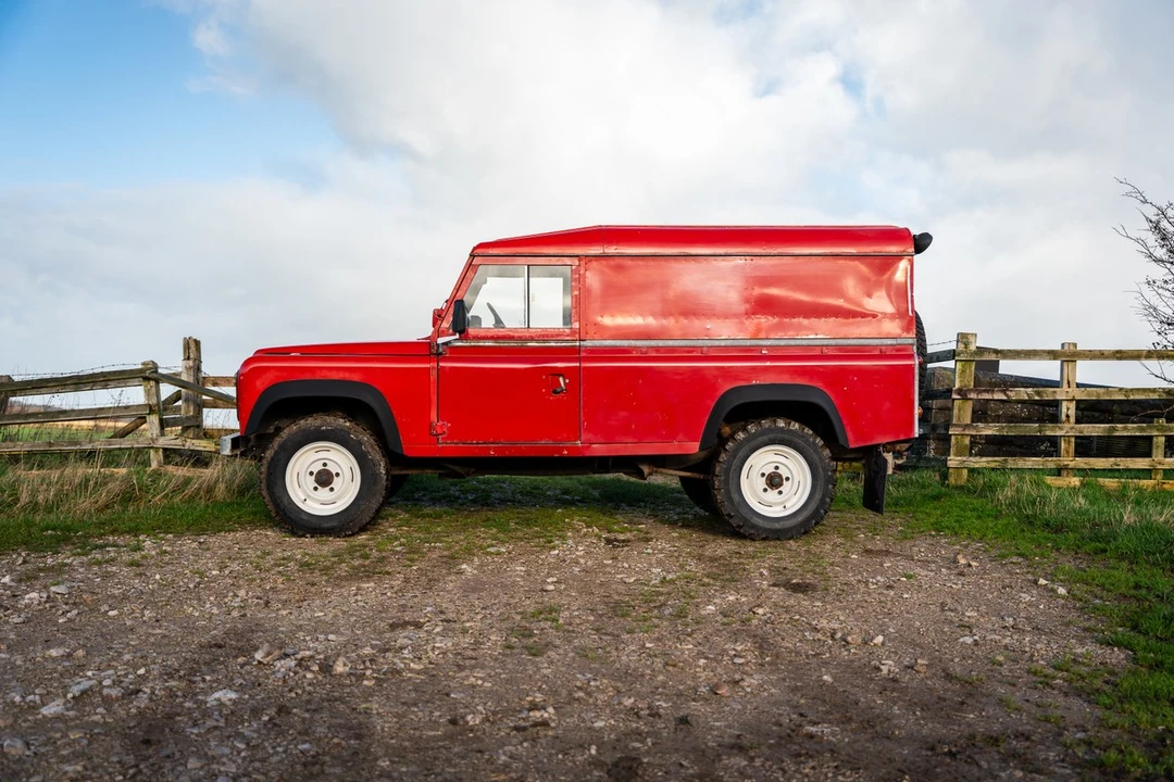 1986 Land Rover Defender 110 - Image 13 of 30
