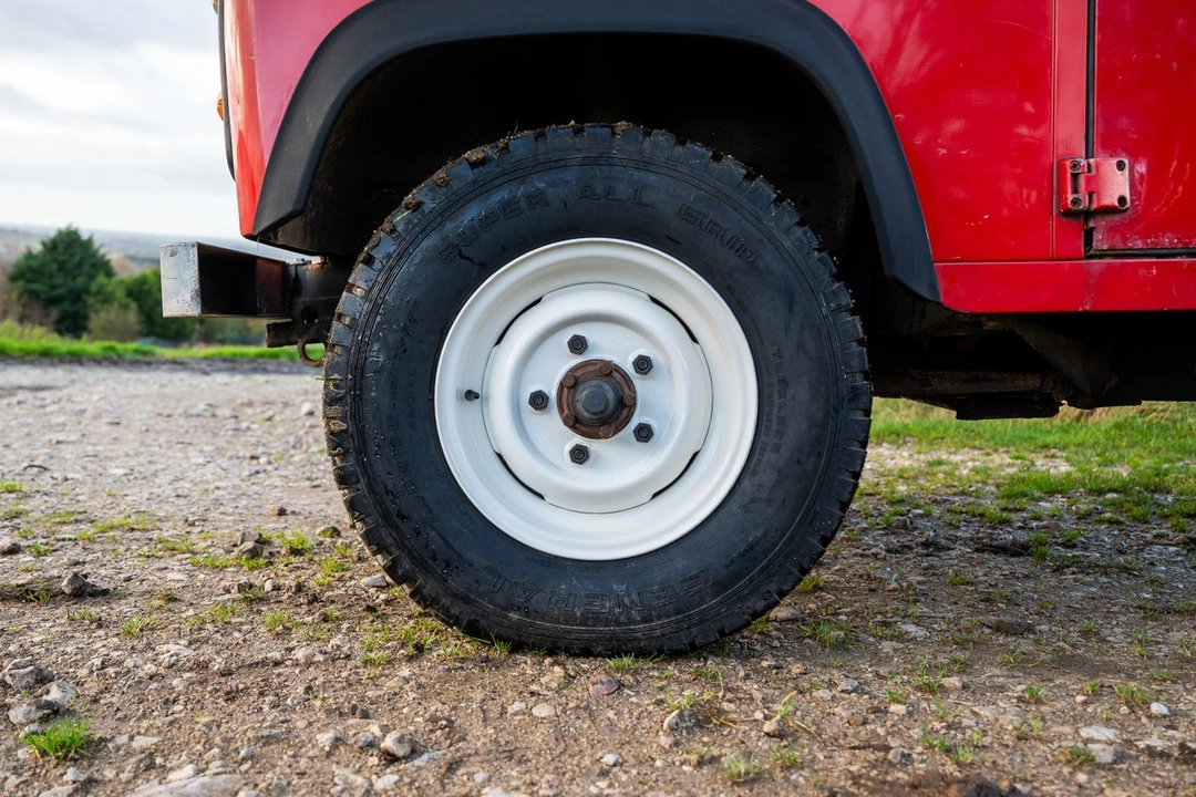 1986 Land Rover Defender 110 - Image 17 of 30