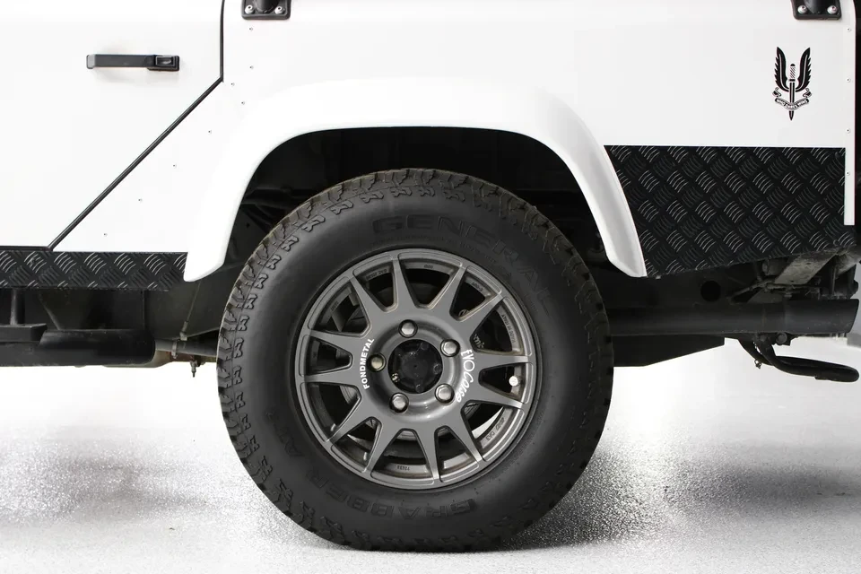 1986 Land Rover Defender 110 - Image 8 of 20