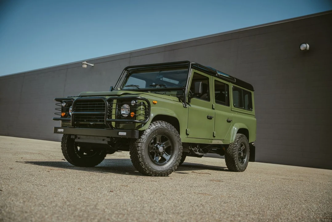 1986 Land Rover Defender 110 - Image 7 of 15