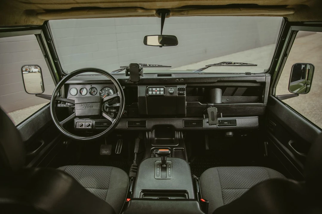 1986 Land Rover Defender 110 - Image 10 of 15
