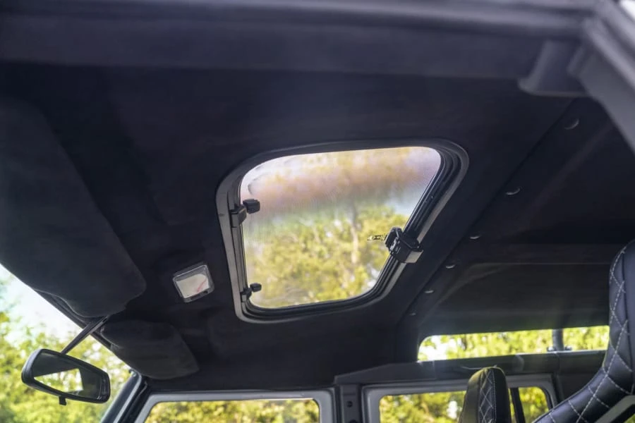 1986 Land Rover Defender 110 - Image 17 of 30