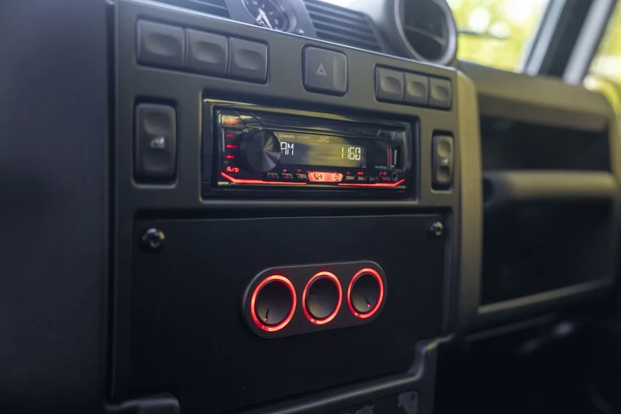 1986 Land Rover Defender 110 - Image 16 of 30