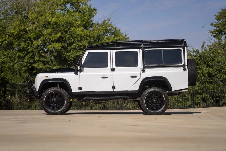 1986 Land Rover Defender 110 - Image 2 of 30