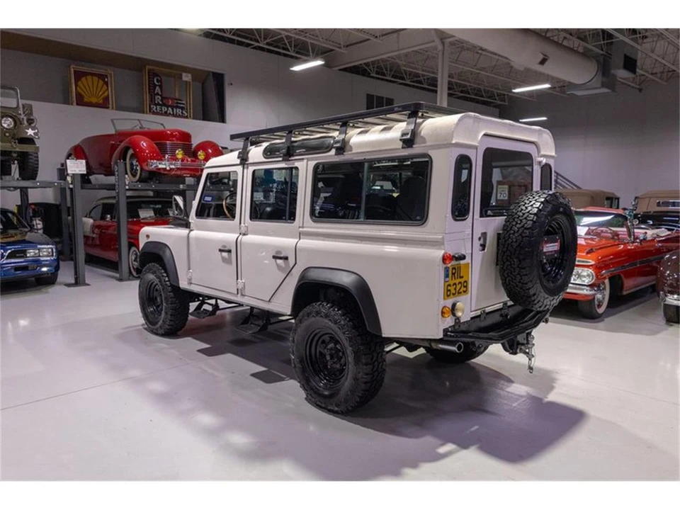 1986 Land Rover Defender 110 - Image 17 of 31