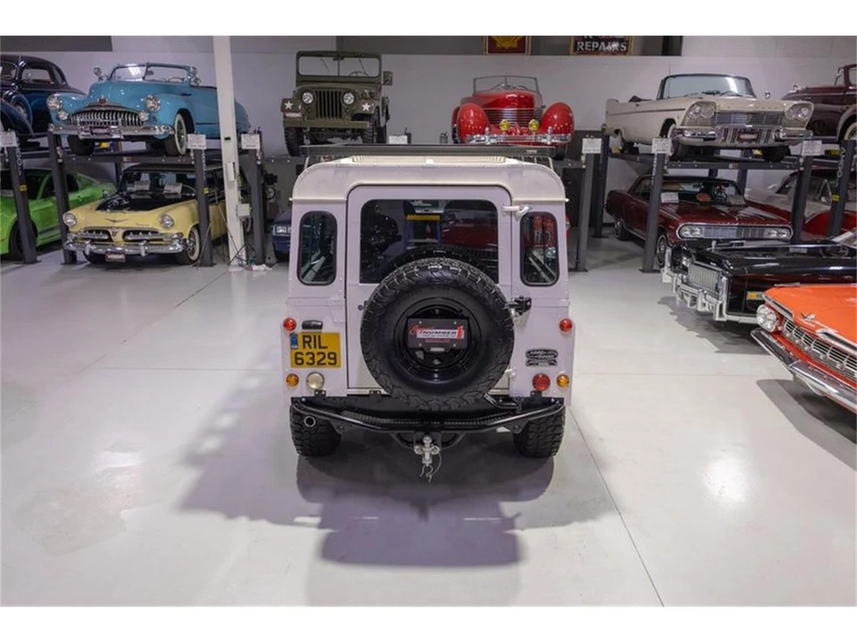 1986 Land Rover Defender 110 - Image 8 of 31