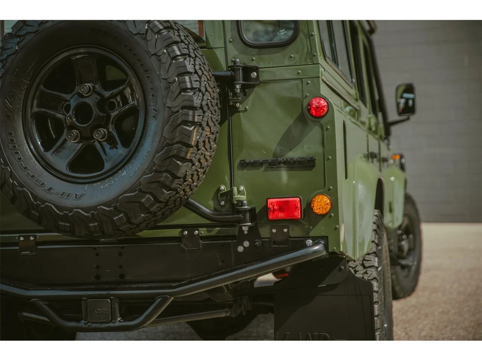 1986 Land Rover Defender 110 - Image 8 of 31