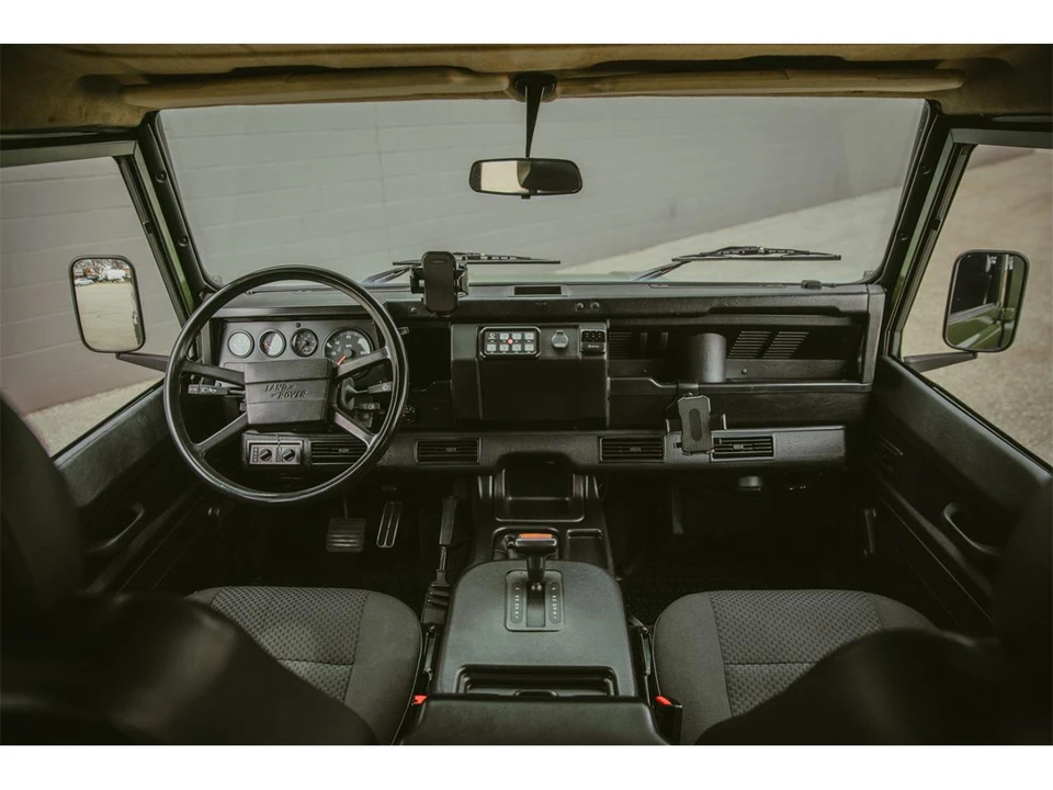 1986 Land Rover Defender 110 - Image 14 of 31