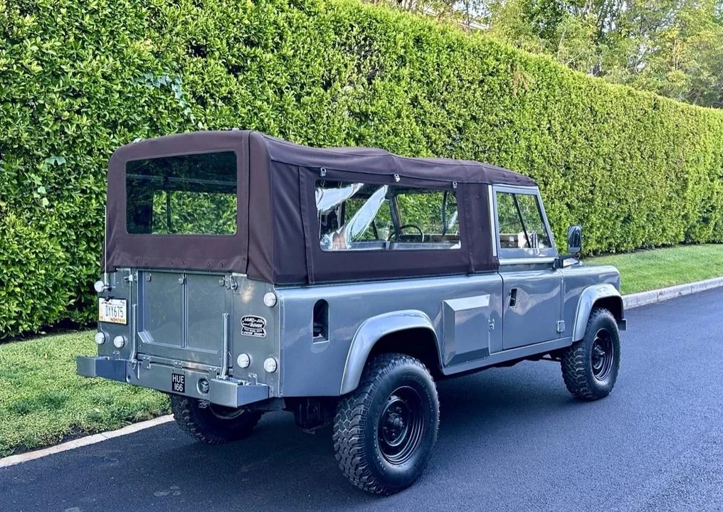 1986 Land Rover Defender 110 - Image 6 of 21