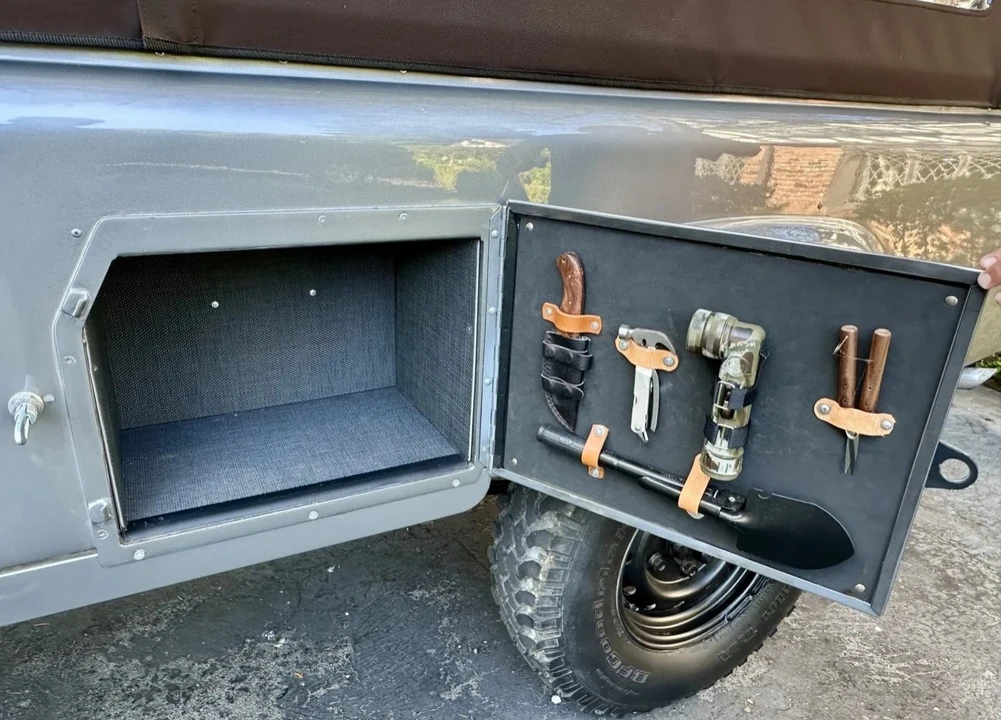 1986 Land Rover Defender 110 - Image 17 of 21