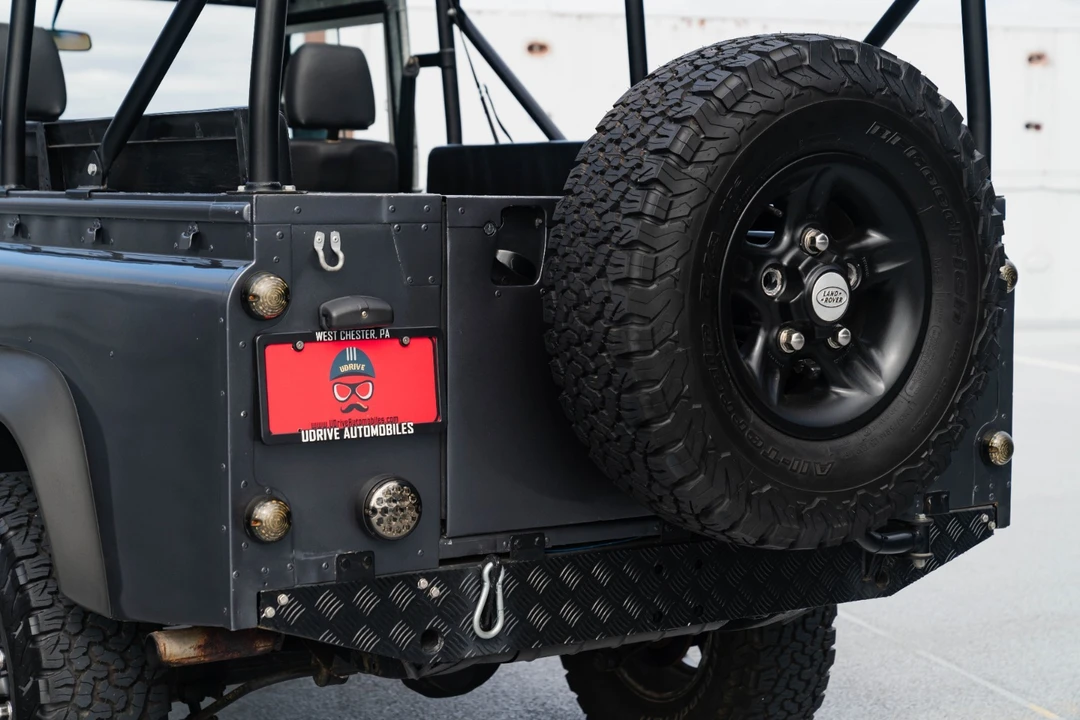 1986 Land Rover Defender 110 - Image 15 of 21