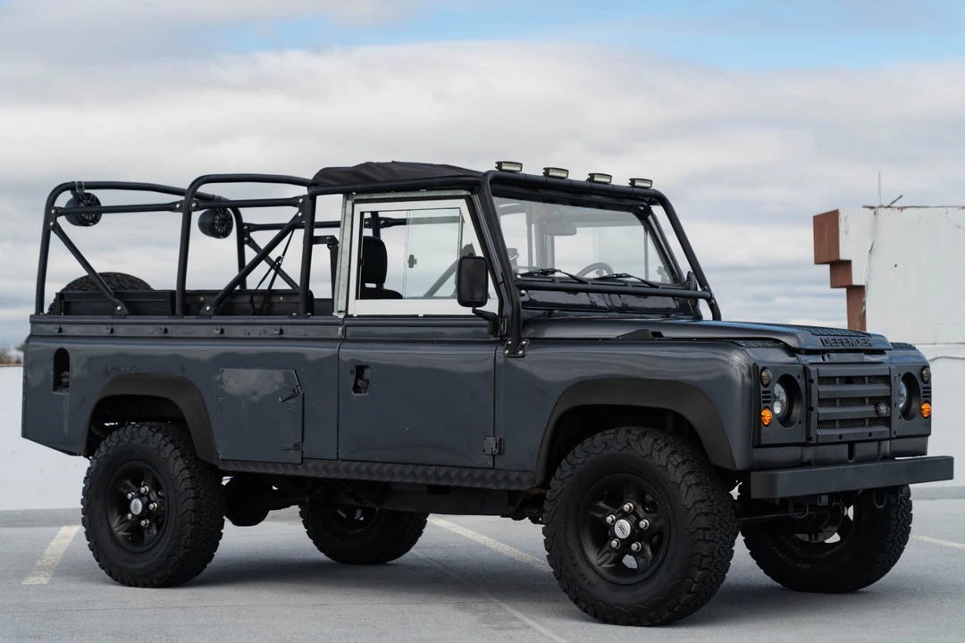 1986 Land Rover Defender 110 - Image 6 of 21