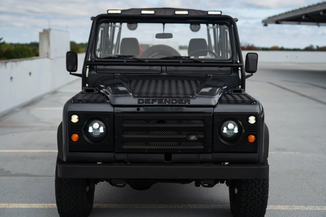 1986 Land Rover Defender 110 - Image 2 of 21