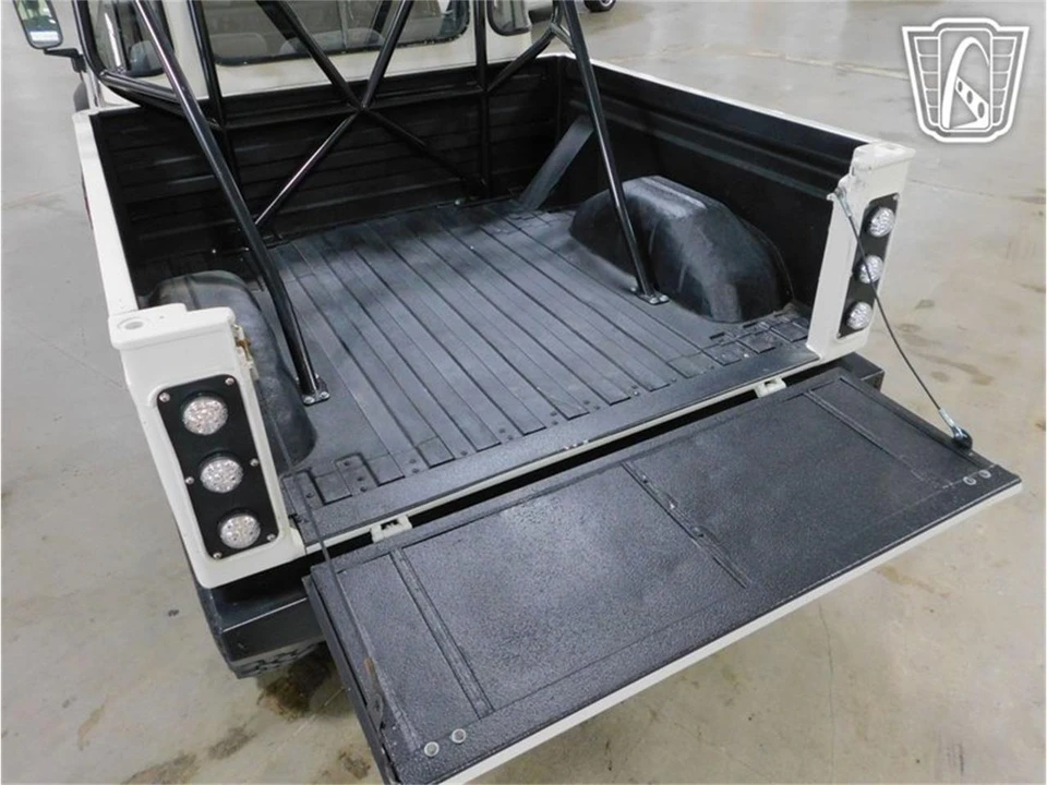 1986 Land Rover Defender - Image 8 of 31