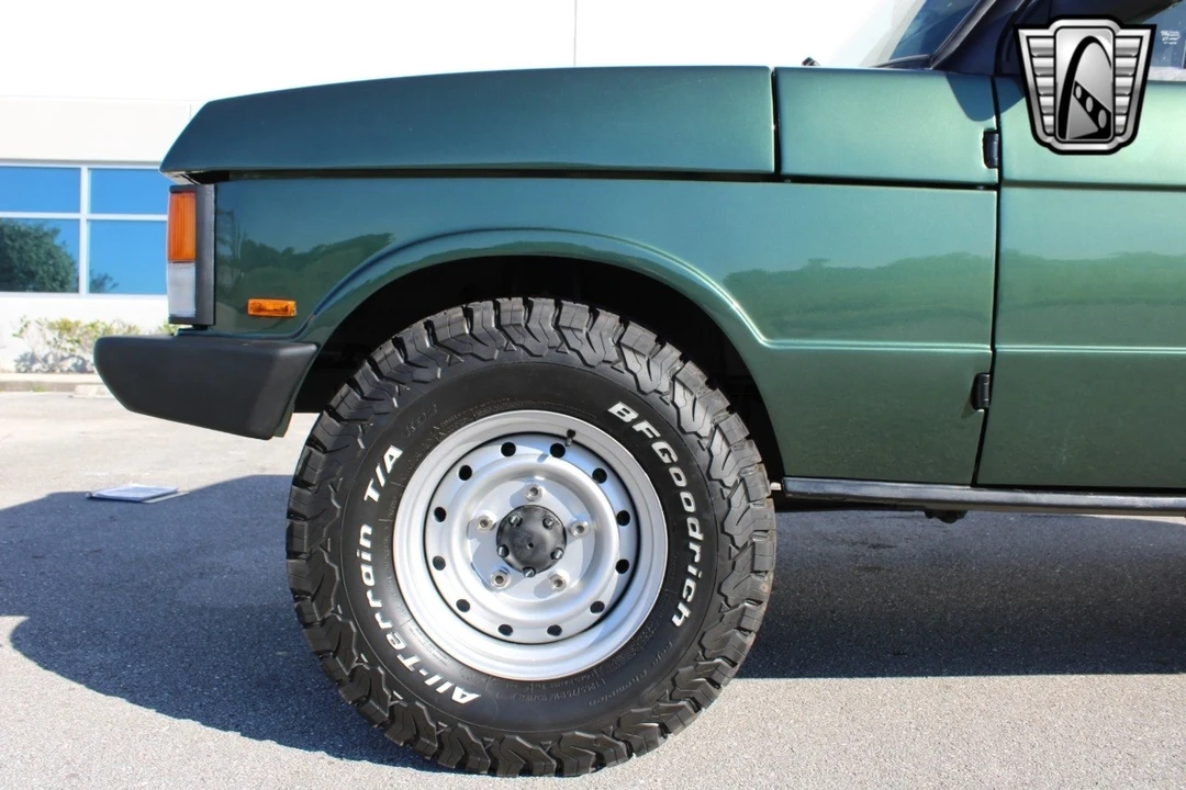 1986 Land Rover Range Rover Classic - Image 9 of 12