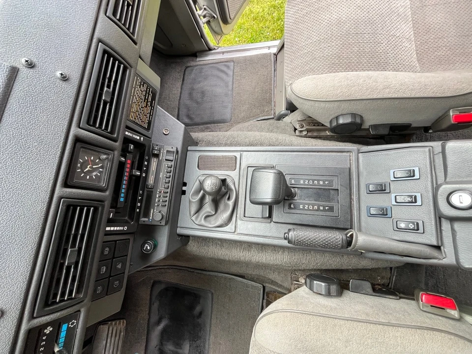 1986 Land Rover Range Rover Classic - Image 28 of 31