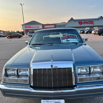 1986 Lincoln Continental Givenchy