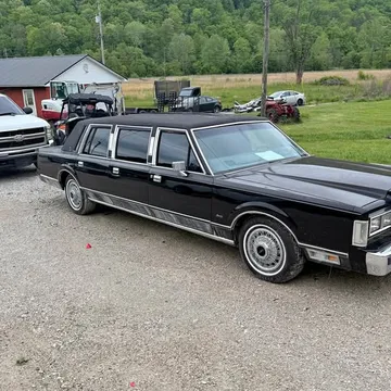 1986 Lincoln Continental Limousine