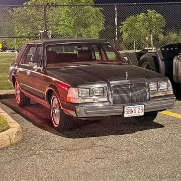 1986 Lincoln Continental Premiere Sedan 4D