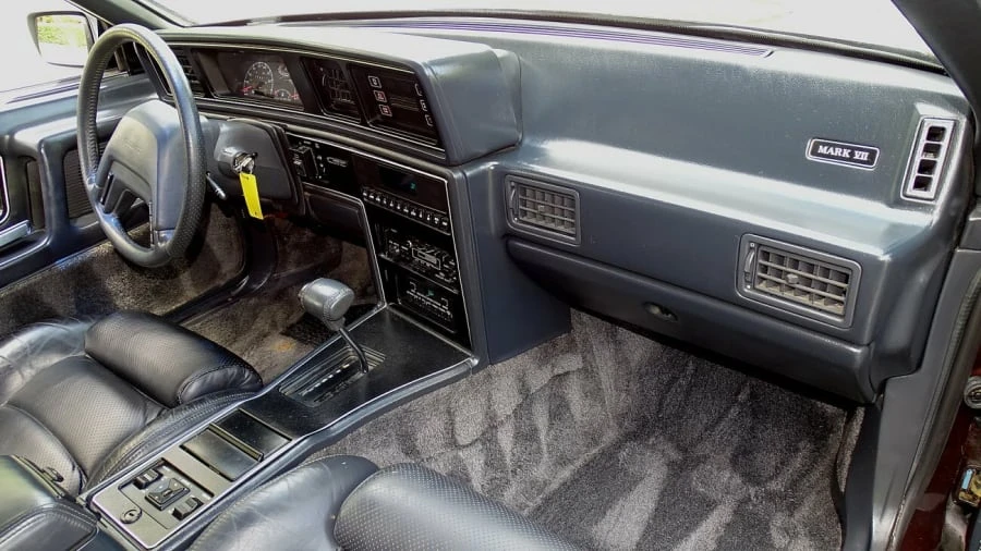 1986 Lincoln Continental Mark VII - Image 4 of 11