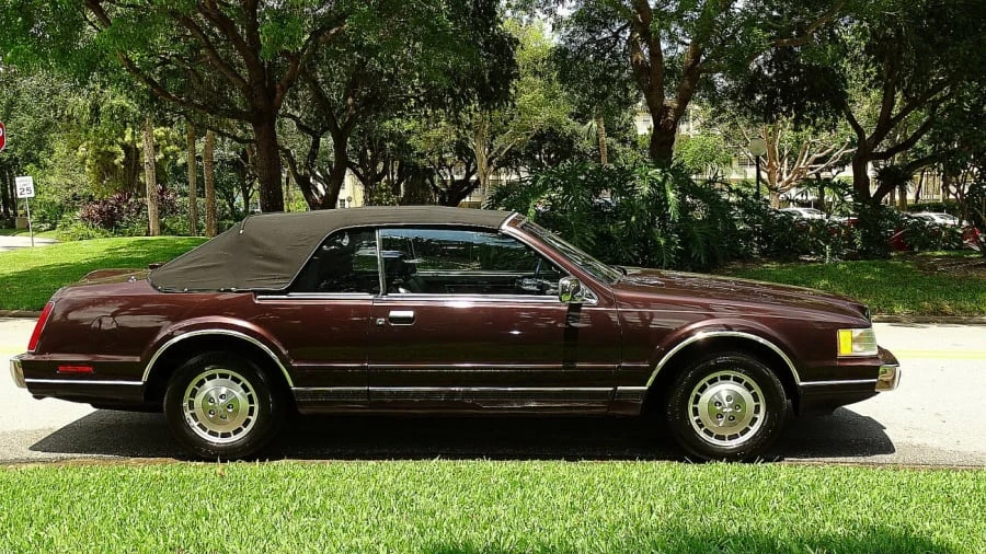 1986 Lincoln Continental Mark VII - Image 8 of 11