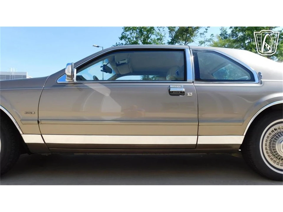 1986 Lincoln Continental Mark VII - Image 11 of 31