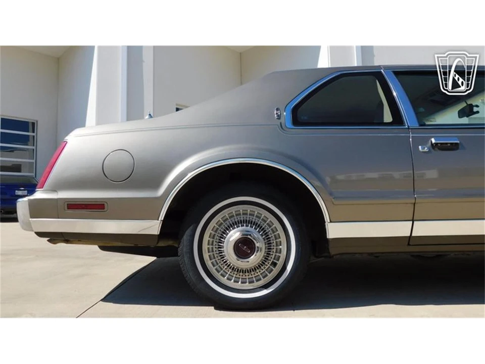 1986 Lincoln Continental Mark VII - Image 26 of 31