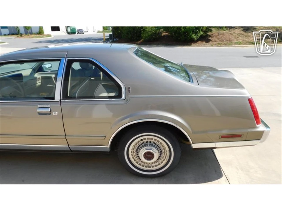 1986 Lincoln Continental Mark VII - Image 16 of 31