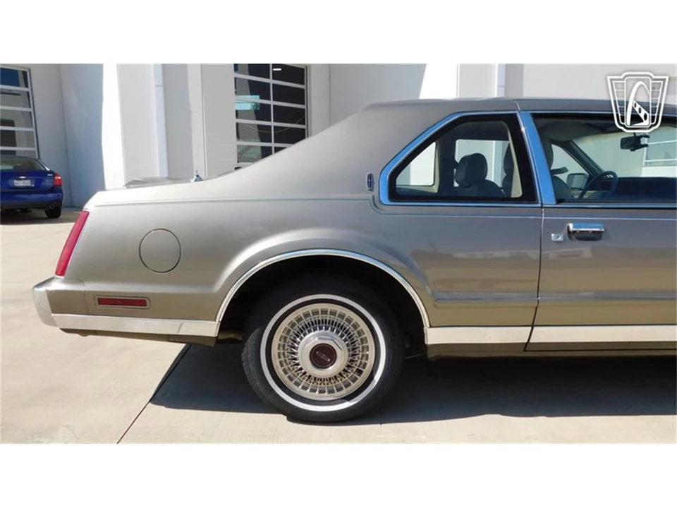 1986 Lincoln Continental Mark VII - Image 27 of 31