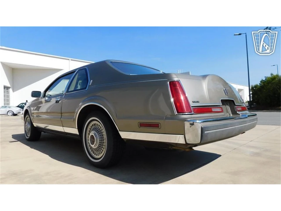 1986 Lincoln Continental Mark VII - Image 17 of 31