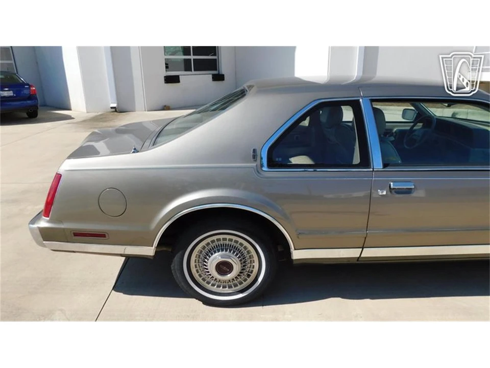 1986 Lincoln Continental Mark VII - Image 28 of 31