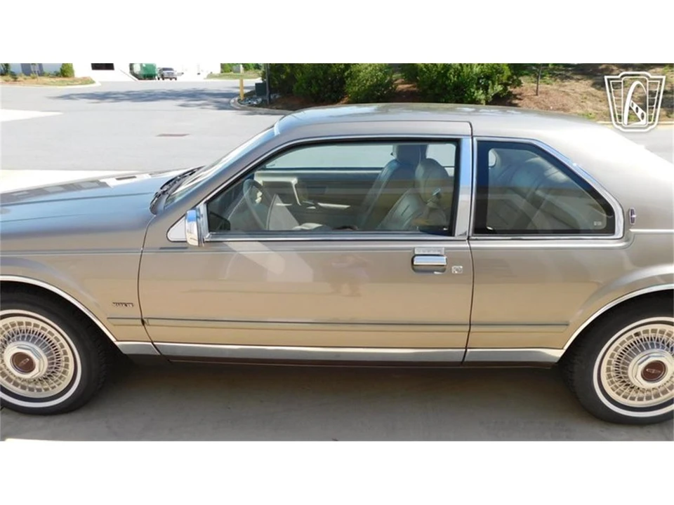 1986 Lincoln Continental Mark VII - Image 13 of 31