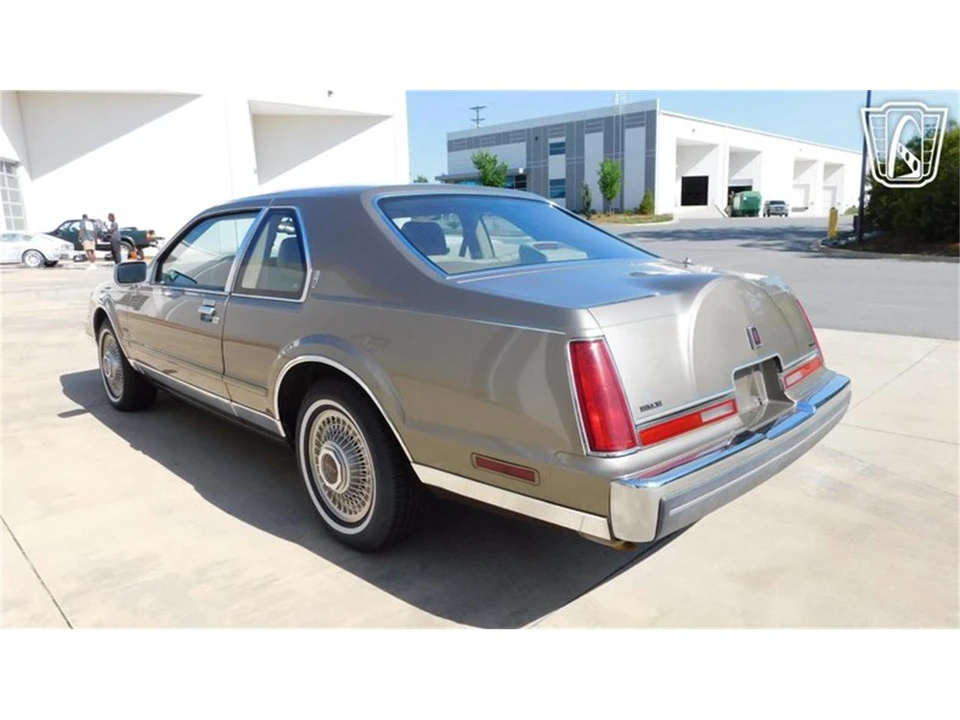 1986 Lincoln Continental Mark VII - Image 18 of 31