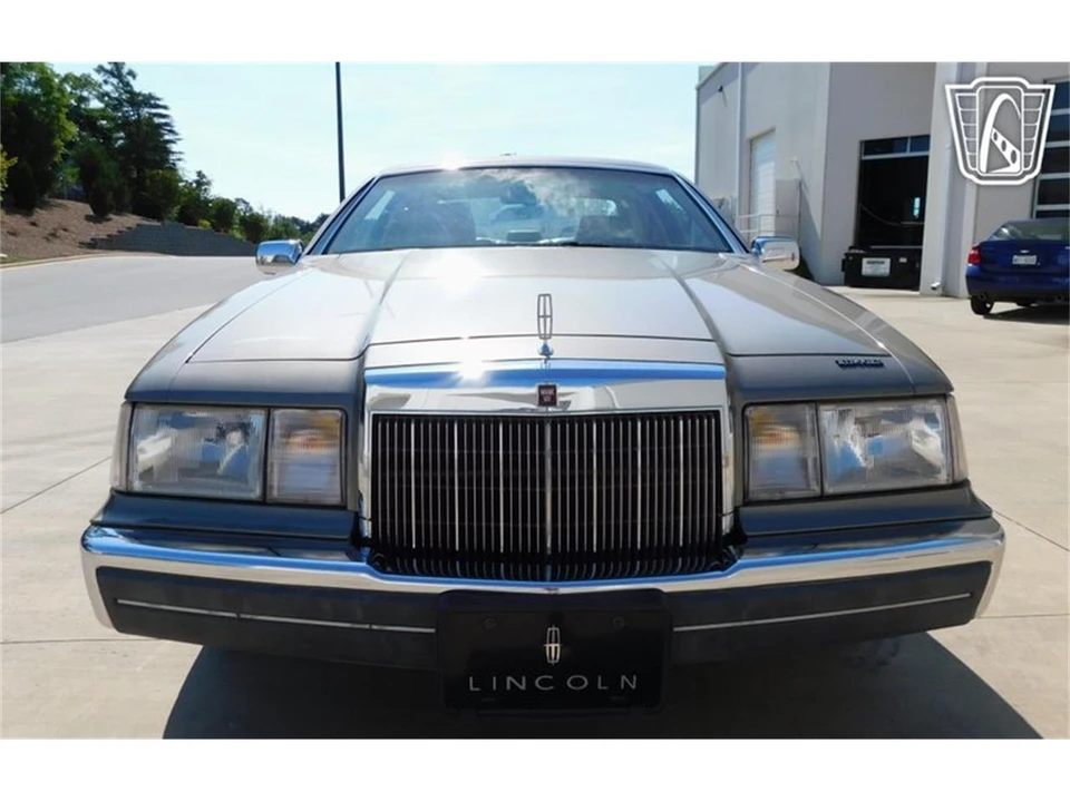 1986 Lincoln Continental Mark VII - Image 3 of 31