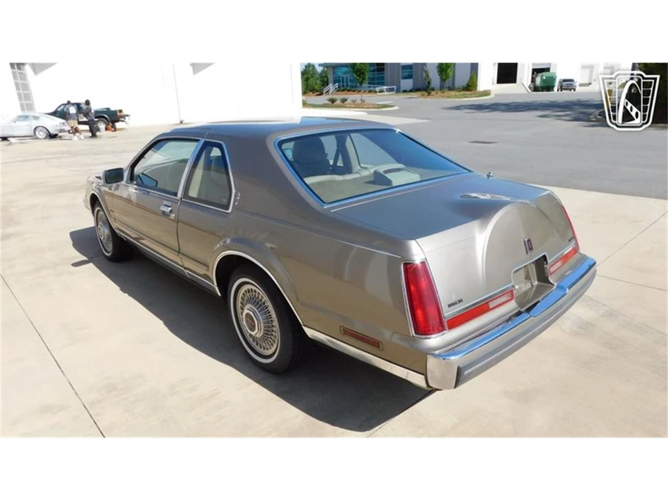 1986 Lincoln Continental Mark VII - Image 19 of 31